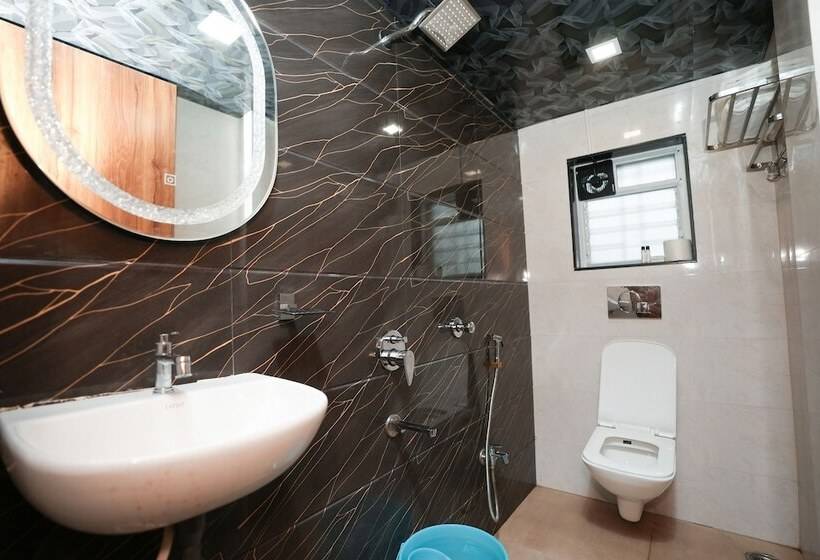 Отель Neelkiran