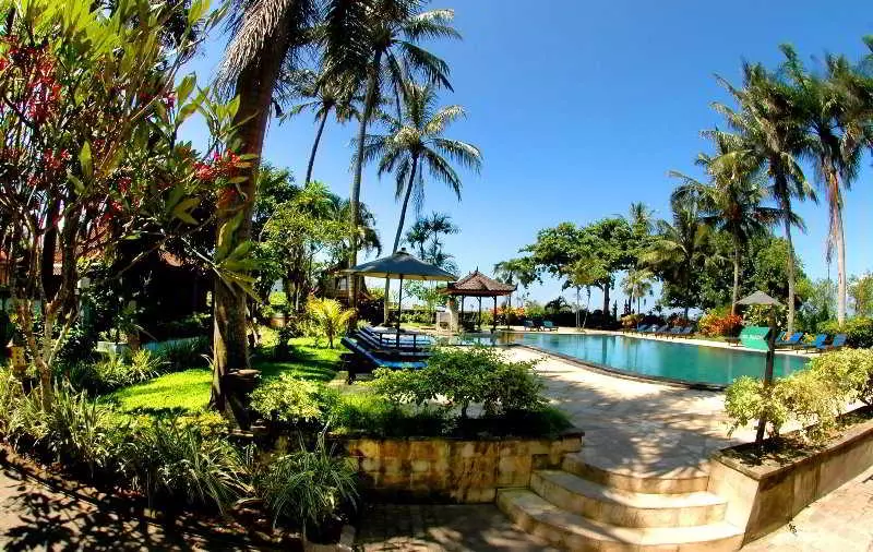 ホテル Puri Saron  Senggigi