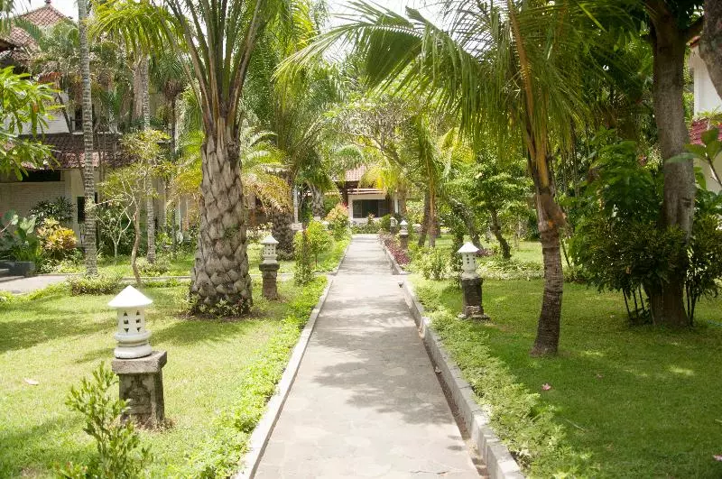 ホテル Puri Saron  Senggigi