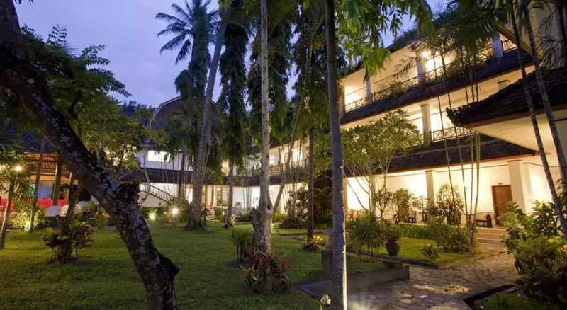 ホテル Puri Saron  Senggigi