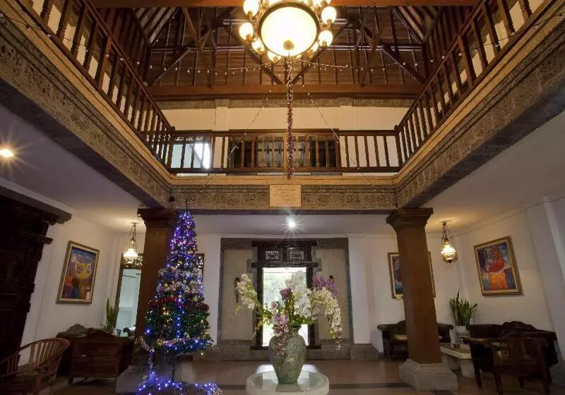 ホテル Puri Saron  Senggigi