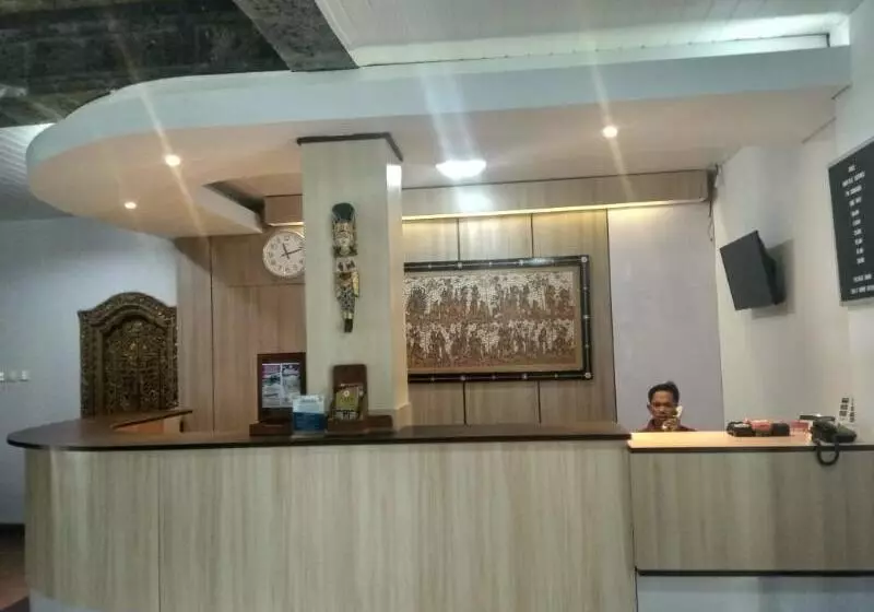 ホテル Puri Saron  Senggigi