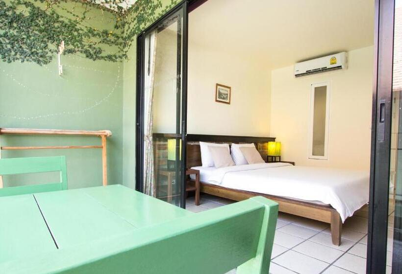 Hotelli Khaolak Tony Lodge