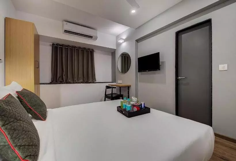 ホテル The Unicontinental   Campus Accommodation