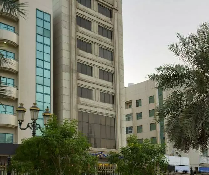 Rayan Hotel Corniche