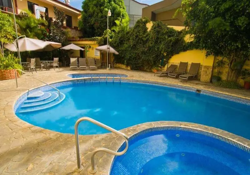 فندق Adventure Inn