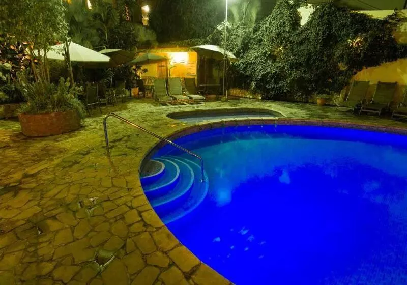فندق Adventure Inn