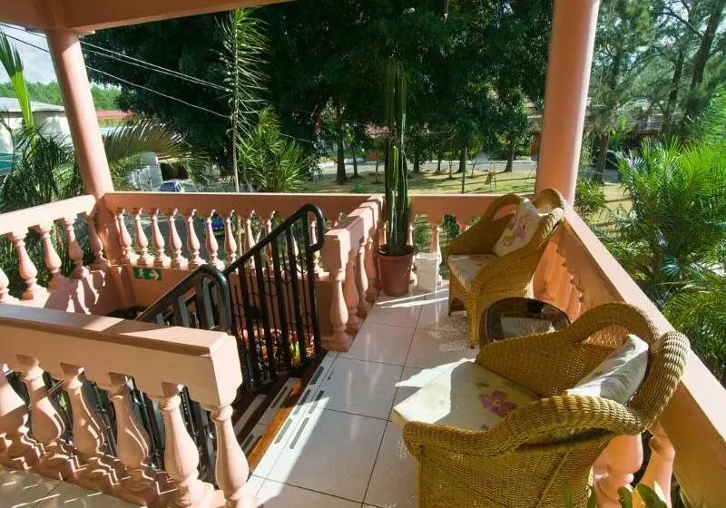 فندق Adventure Inn