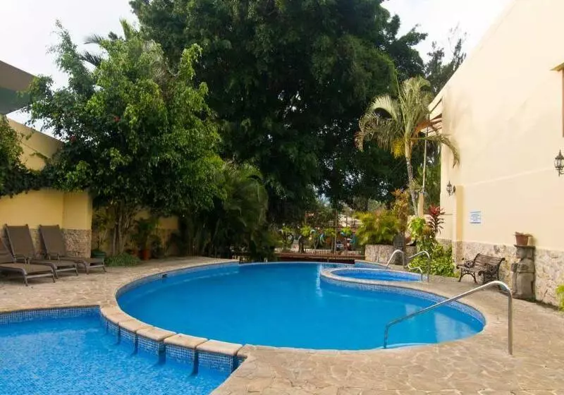 فندق Adventure Inn