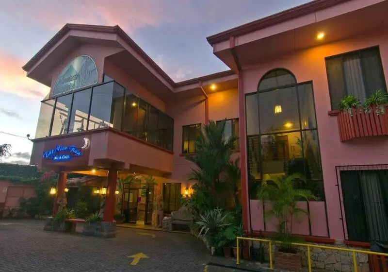 فندق Adventure Inn