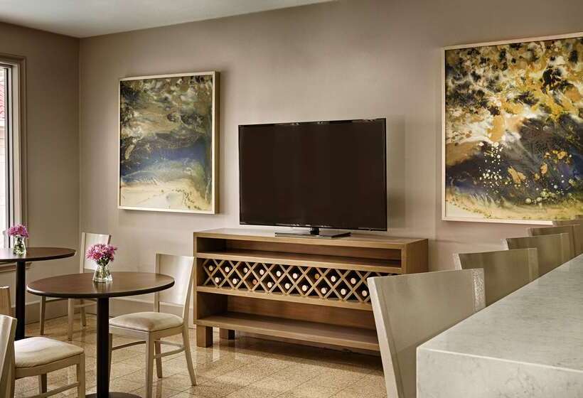 هتل Best Western Plus Downtown Inn & Suites