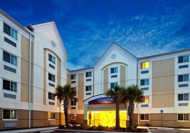 هتل Candlewood Suites Fort Myers Interstate 75, An Ihg