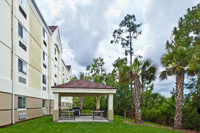 هتل Candlewood Suites Fort Myers Interstate 75, An Ihg
