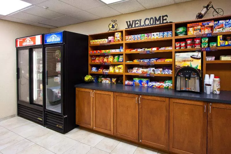 هتل Candlewood Suites Fort Myers Interstate 75, An Ihg