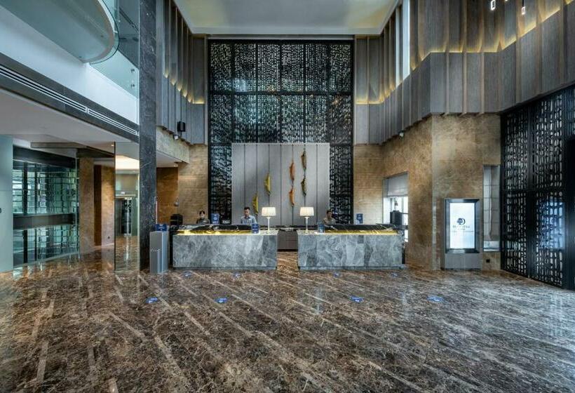 فندق Doubletree By Hilton Putrajaya Lakeside