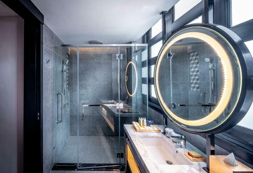 فندق Doubletree By Hilton Putrajaya Lakeside