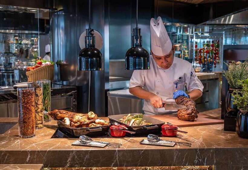 فندق Doubletree By Hilton Putrajaya Lakeside