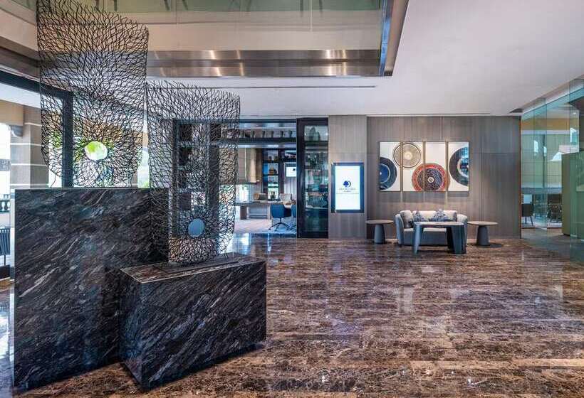 فندق Doubletree By Hilton Putrajaya Lakeside