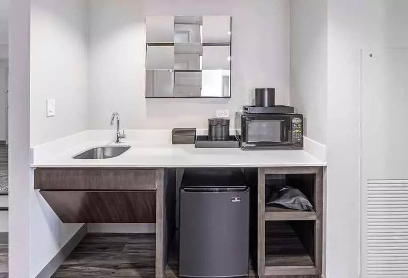 فندق Embassy Suites By Hilton Houston Energy Corridor