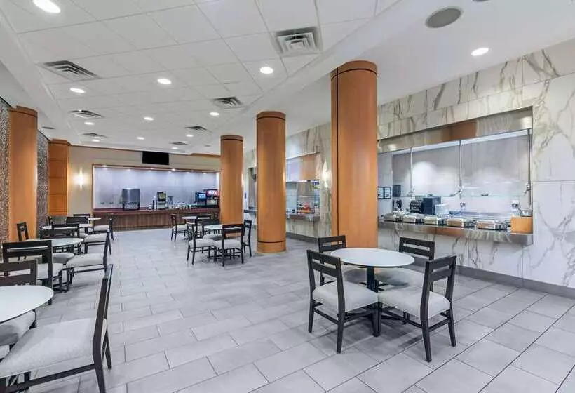 فندق Embassy Suites By Hilton Houston Energy Corridor