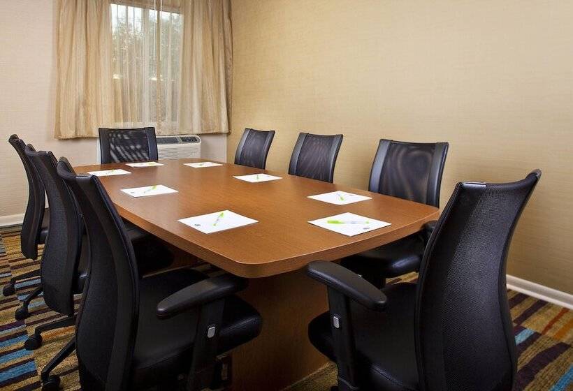 ホテル Fairfield Inn & Suites Houston Hobby Airport