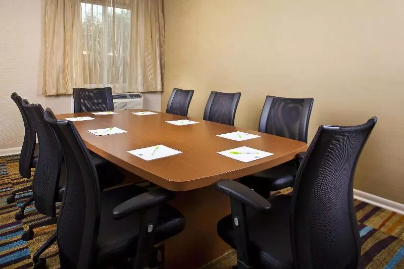 ホテル Fairfield Inn & Suites Houston Hobby Airport