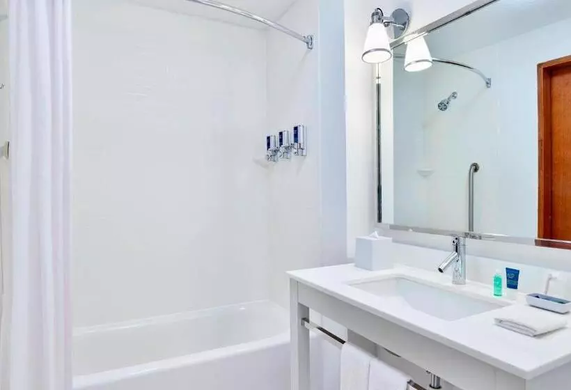 هتل Four Points By Sheraton Jacksonville Baymeadows