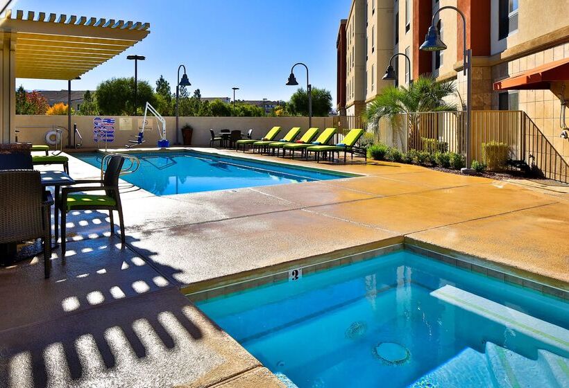 בית מלון כפרי Hampton Inn & Suites Las Vegas South