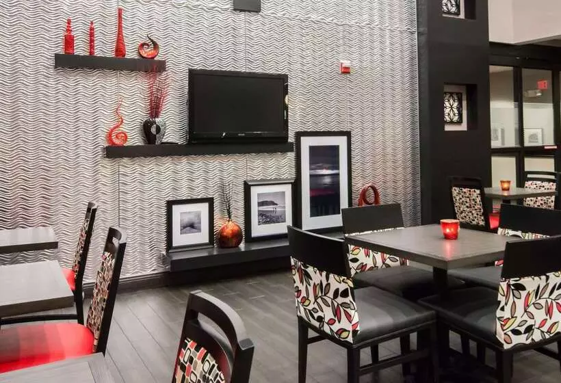 هتل Hampton Inn & Suites Orlandojohn Young Pkwy/s. Park