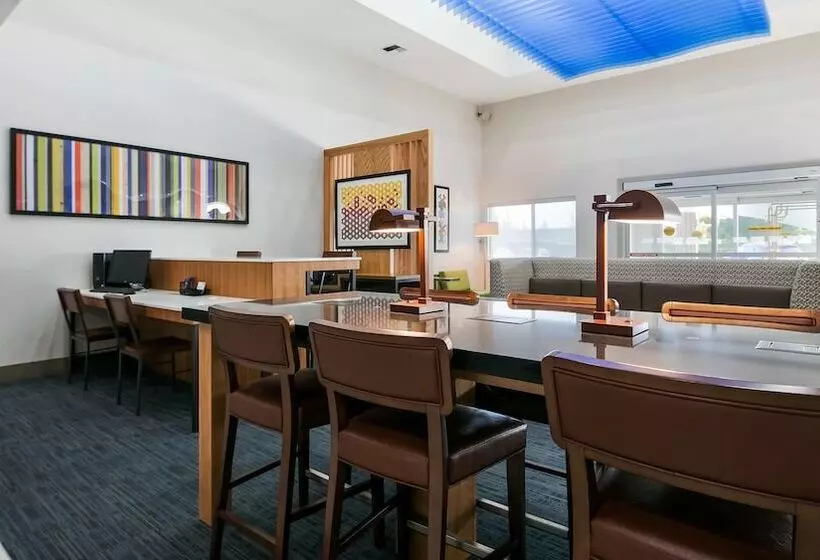 Holiday Inn Express Hotel & Suites Everett, An Ihg