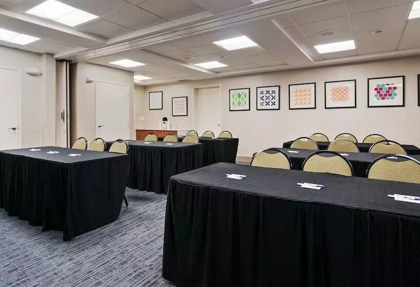 Holiday Inn Express Hotel & Suites Everett, An Ihg