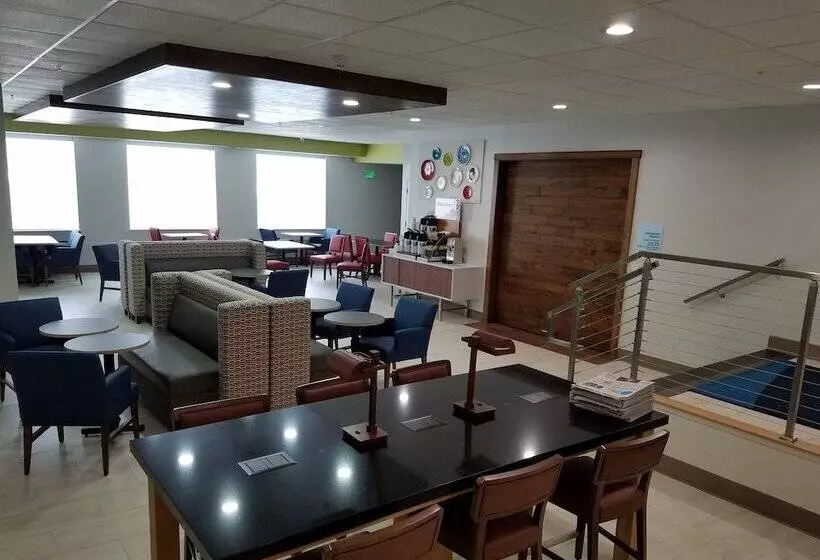 Holiday Inn Express Hotel & Suites Everett, An Ihg