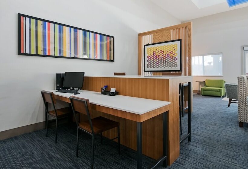 Holiday Inn Express Hotel & Suites Everett, An Ihg