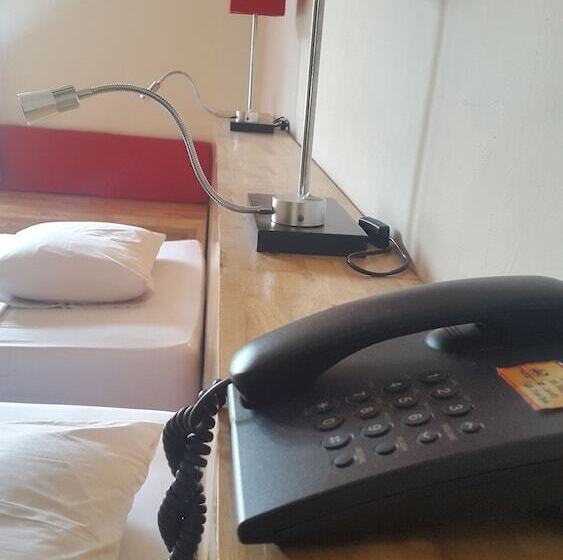 בית מלון כפרי Karthi