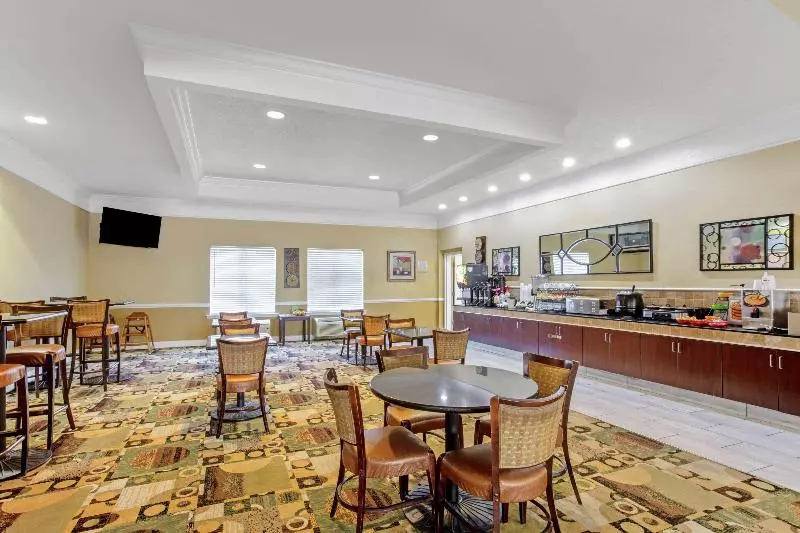 ホテル La Quinta By Wyndham Mobile   Tillman S Corner