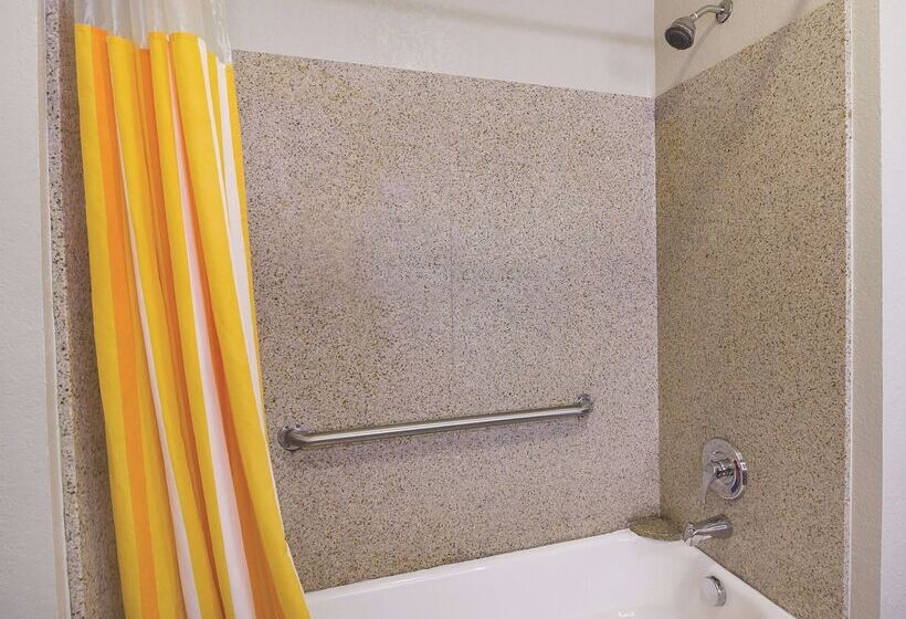 בית מלון כפרי La Quinta By Wyndham Bowling Green