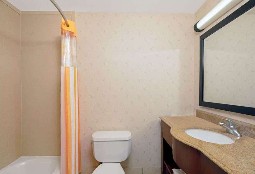 Отель La Quinta Inn & Suites By Wyndham Corpus Christin Padre Isl