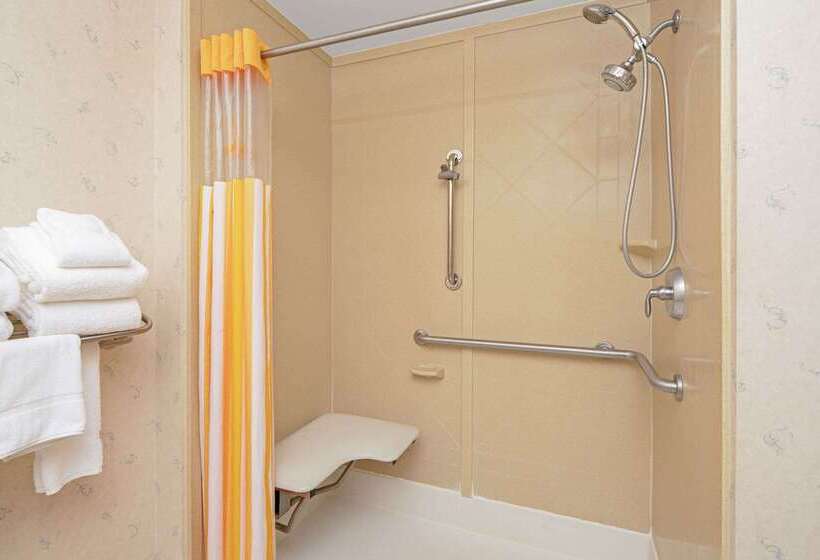 Отель La Quinta Inn & Suites By Wyndham Corpus Christin Padre Isl