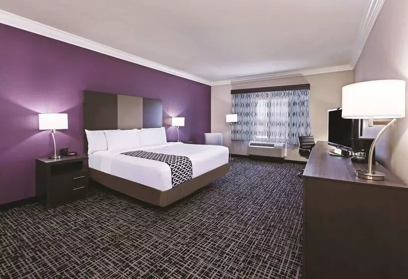 Отель La Quinta Inn & Suites By Wyndham Corpus Christin Padre Isl