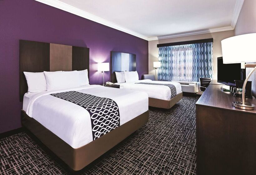 Отель La Quinta Inn & Suites By Wyndham Corpus Christin Padre Isl