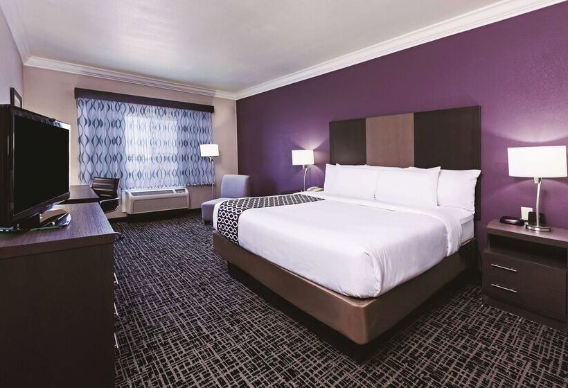 Отель La Quinta Inn & Suites By Wyndham Corpus Christin Padre Isl