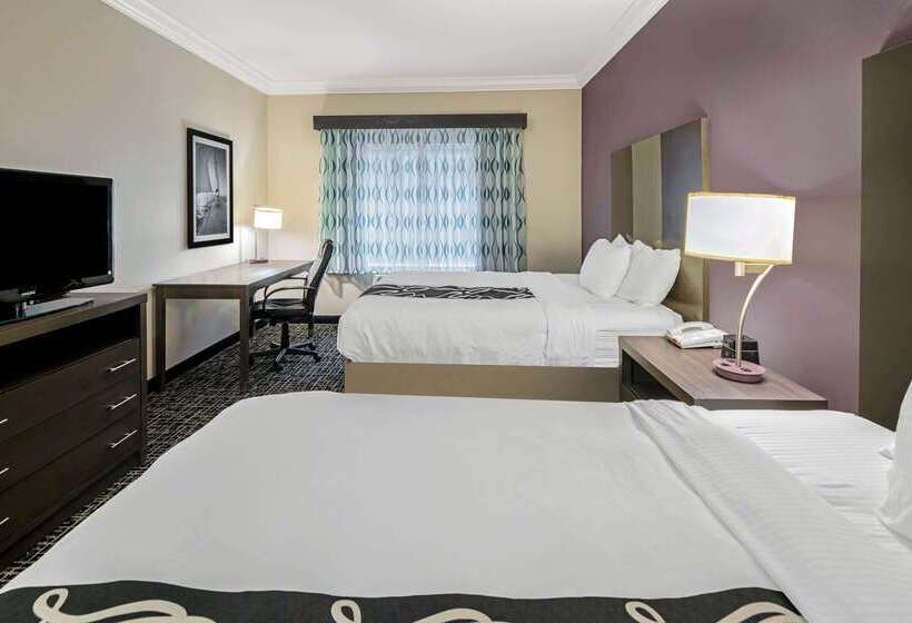 Отель La Quinta Inn & Suites By Wyndham Corpus Christin Padre Isl