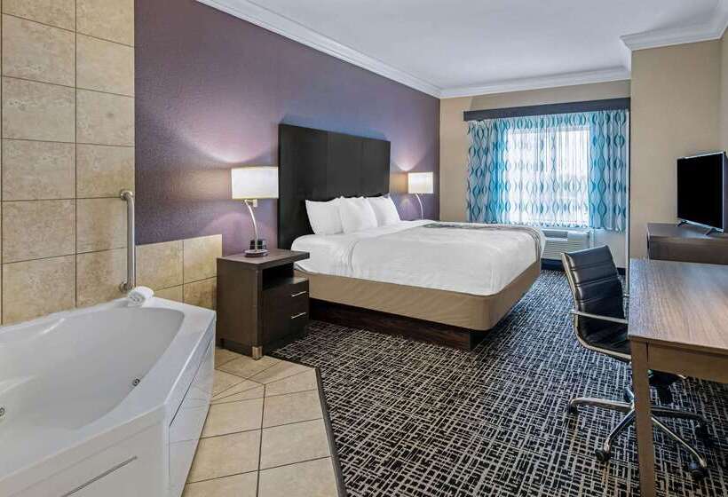 Отель La Quinta Inn & Suites By Wyndham Corpus Christin Padre Isl