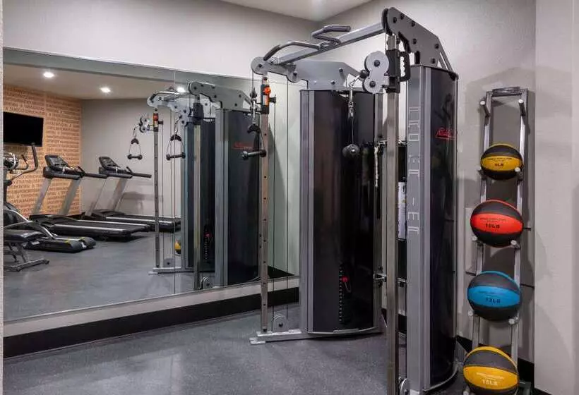 Отель La Quinta By Wyndham Fairbanks Airport