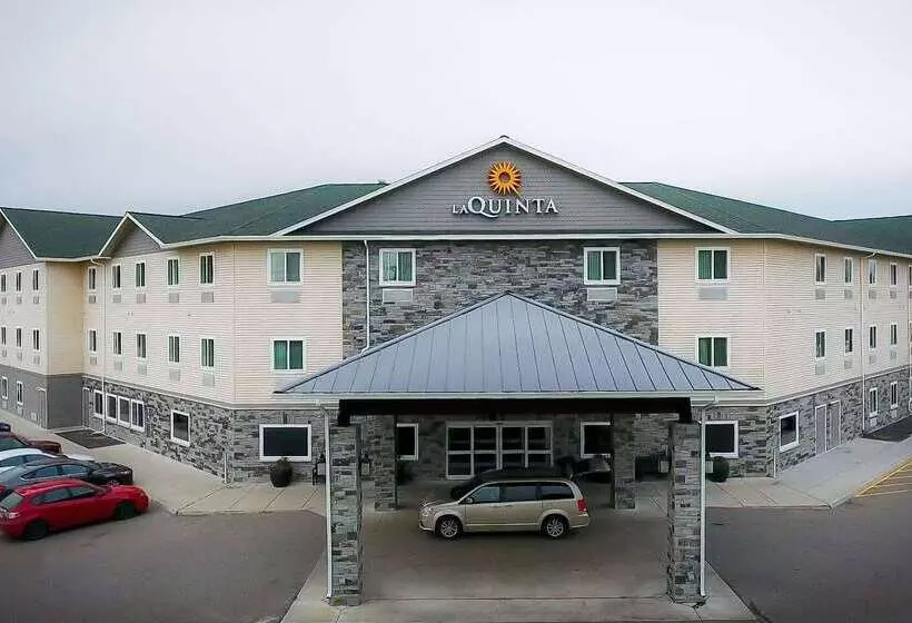 Отель La Quinta By Wyndham Fairbanks Airport