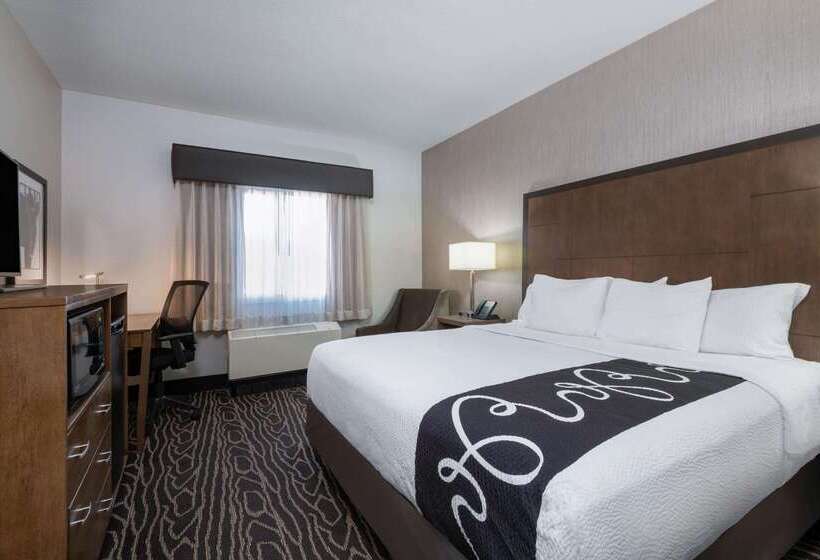 فندق La Quinta By Wyndham Fairbanks Airport