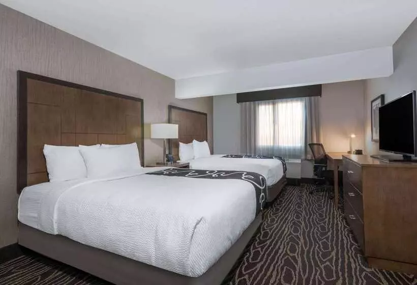 Отель La Quinta By Wyndham Fairbanks Airport