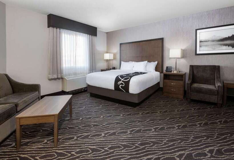 فندق La Quinta By Wyndham Fairbanks Airport