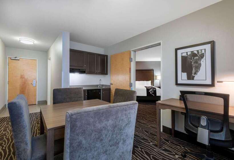 فندق La Quinta By Wyndham Fairbanks Airport