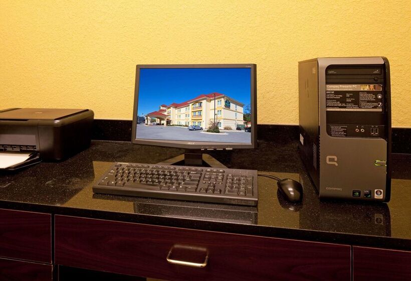 Hotel La Quinta By Wyndham Mobile   Tillman S Corner